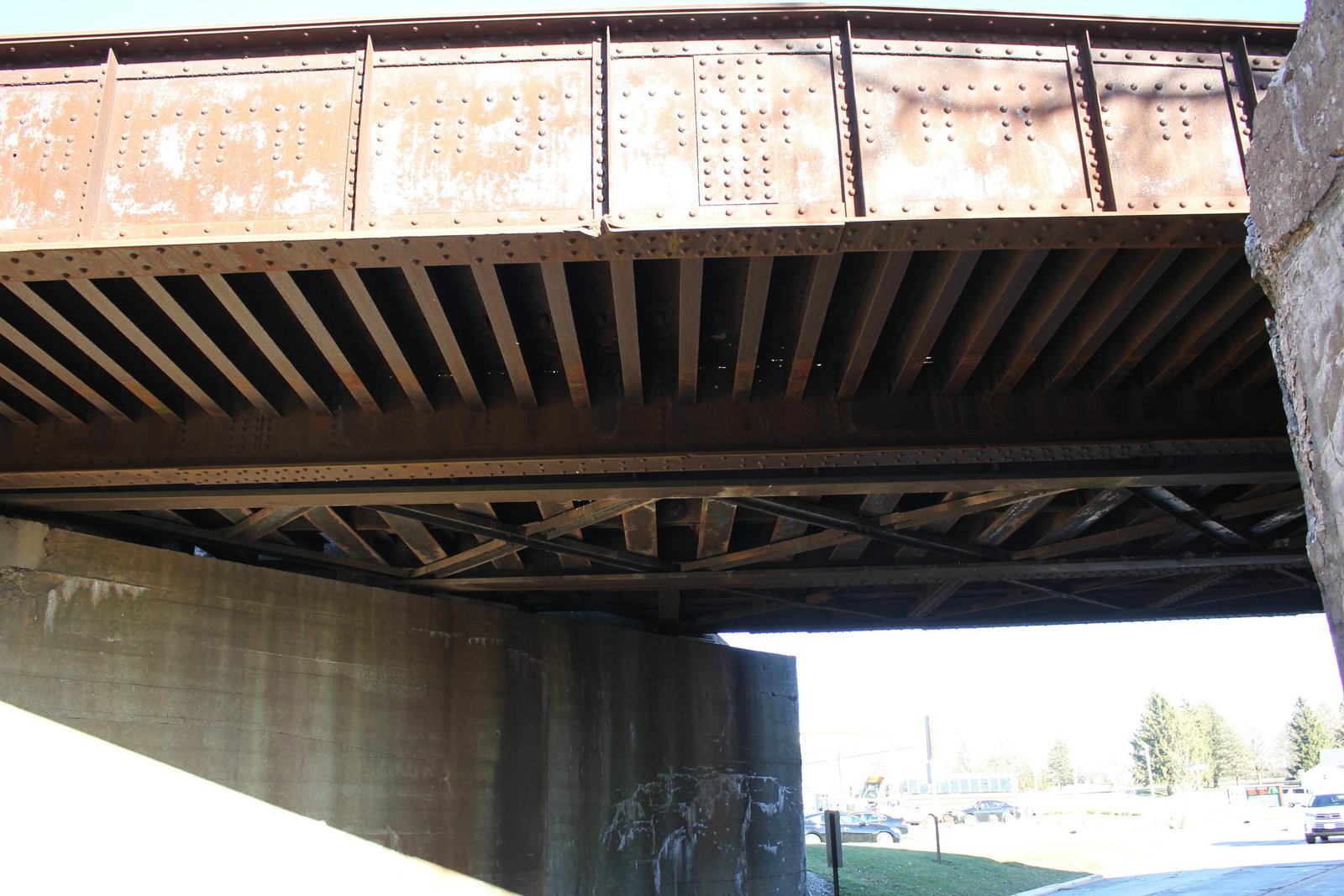 Floor details, west track